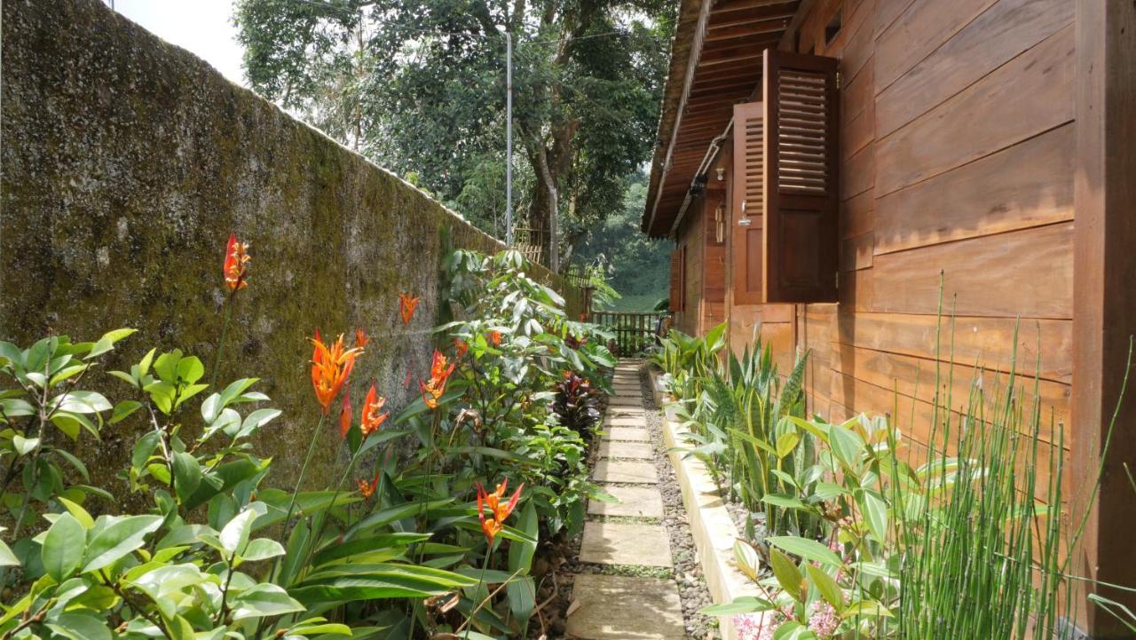 Sanggar Pantcha Indra Guest House Kemuning Exterior foto