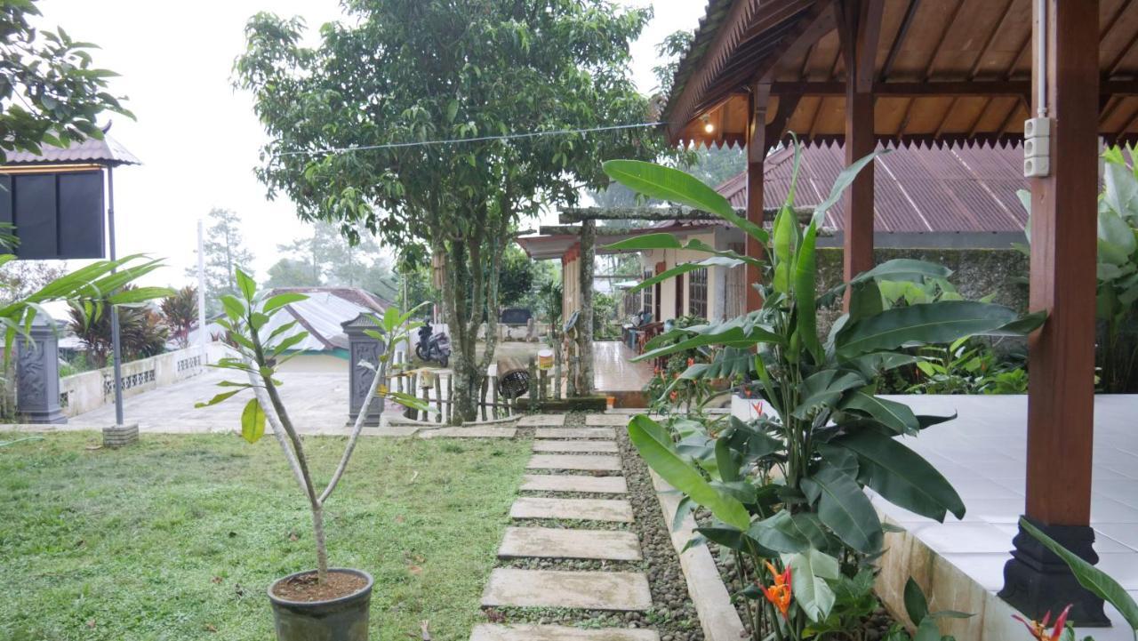 Sanggar Pantcha Indra Guest House Kemuning Exterior foto