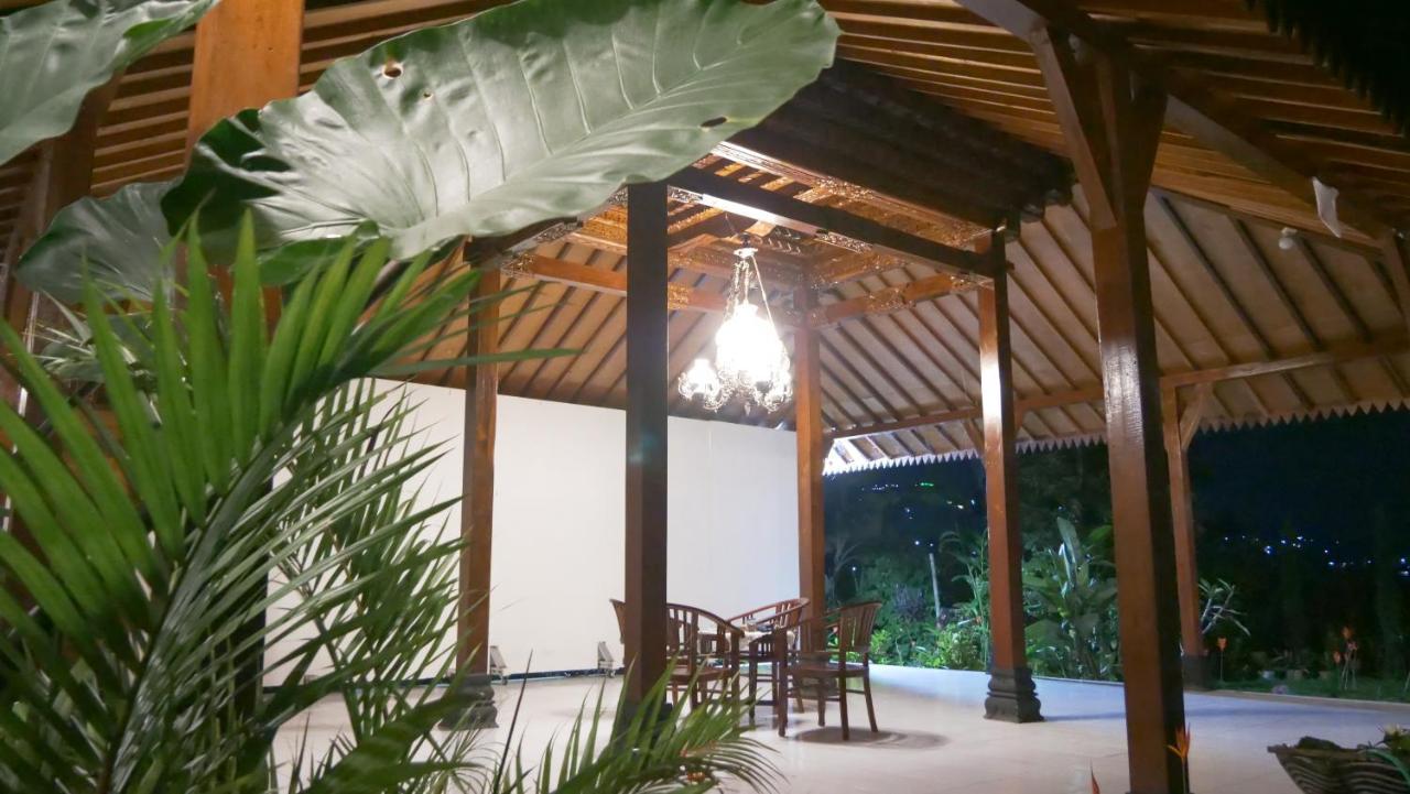 Sanggar Pantcha Indra Guest House Kemuning Exterior foto
