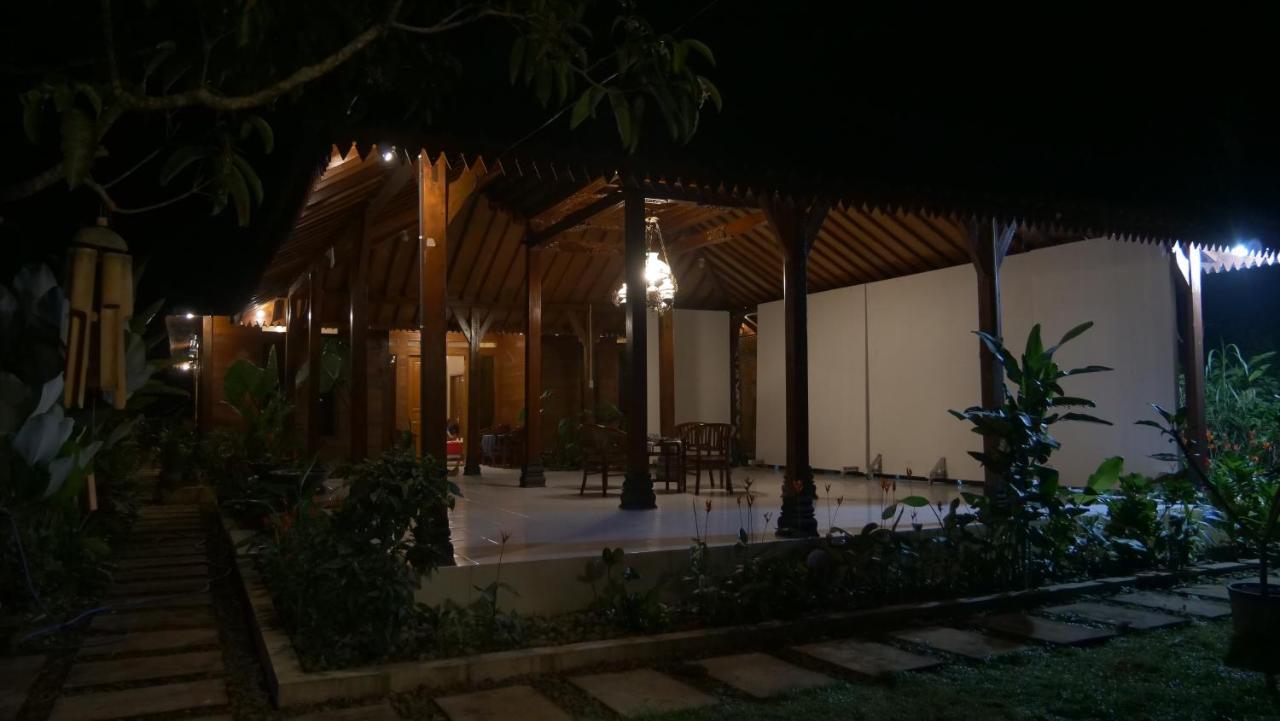 Sanggar Pantcha Indra Guest House Kemuning Exterior foto