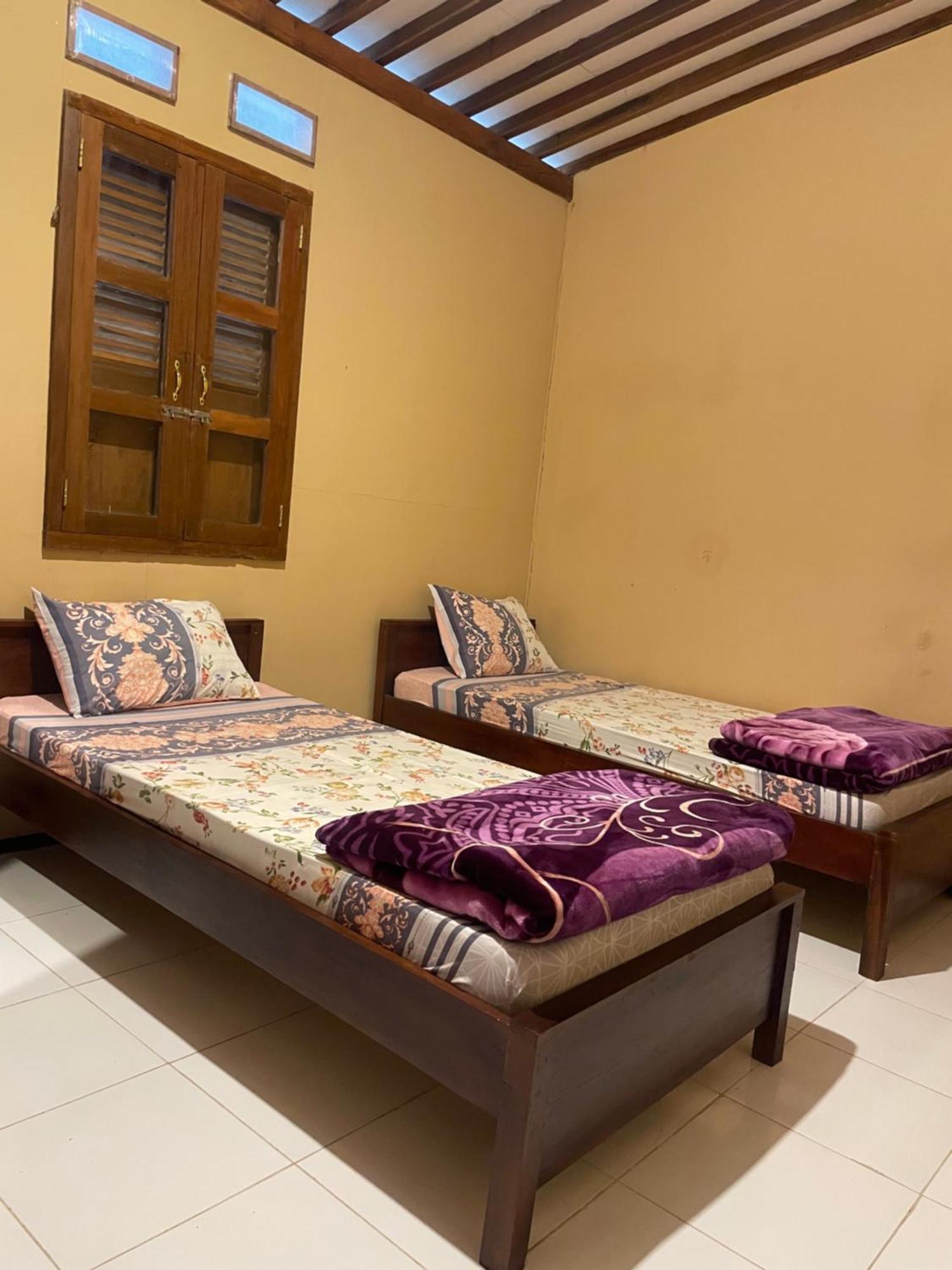 Sanggar Pantcha Indra Guest House Kemuning Exterior foto